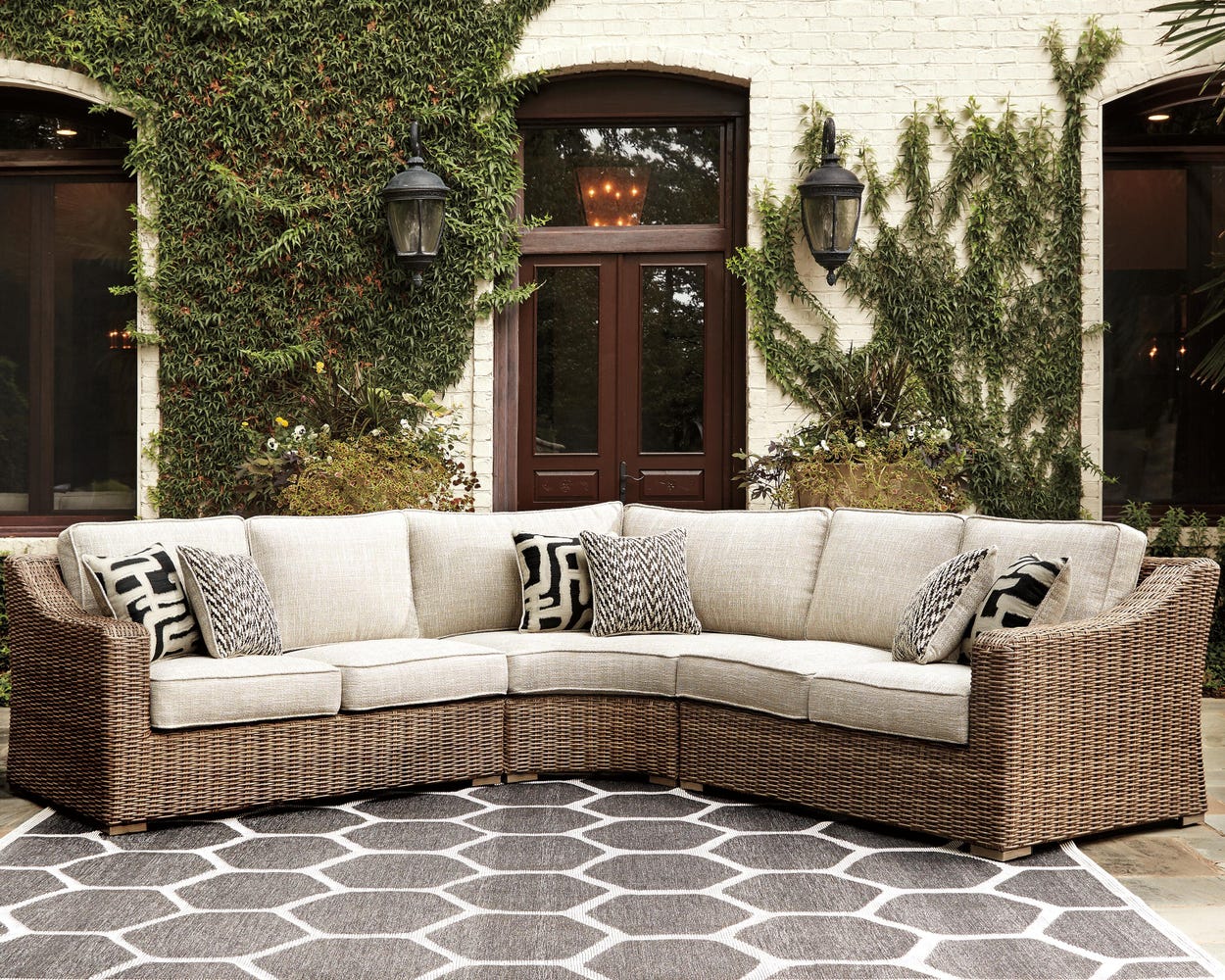 Beachcroft 3-Piece Outdoor Seating Set