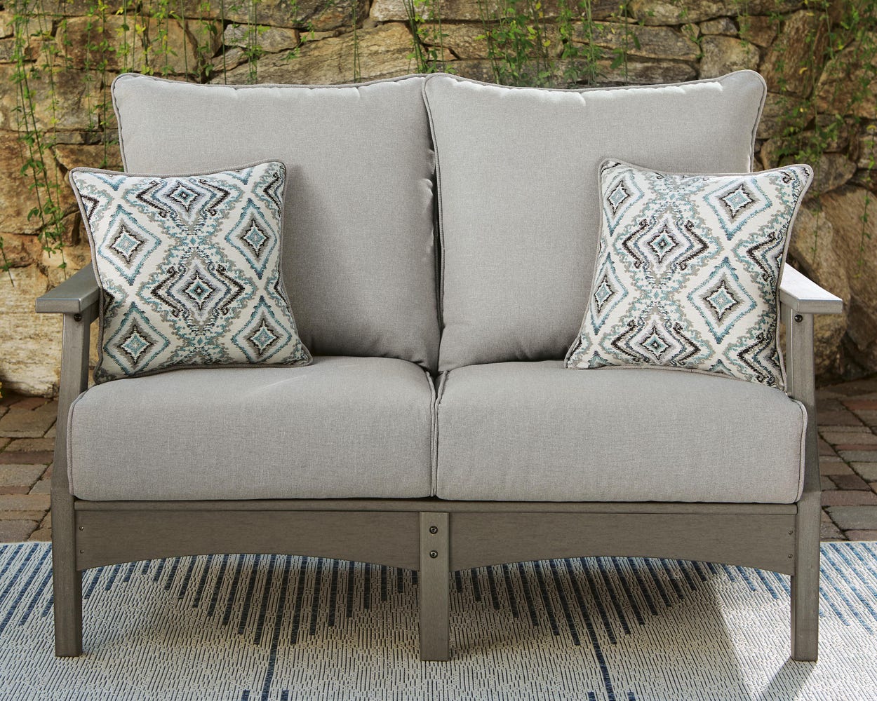 Visola Loveseat w/Cushion